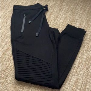 COPY - Alo yoga jogging pants